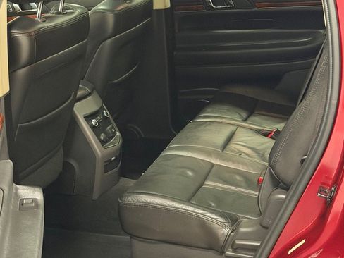 Used 2013 Lincoln MKT AWD image 9