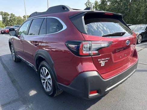 Used 2025 Subaru Outback Premium AWD/4WD image 2