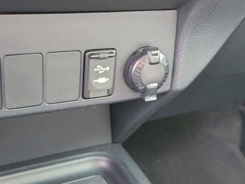 Used 2018 Toyota RAV4 XLE image 28