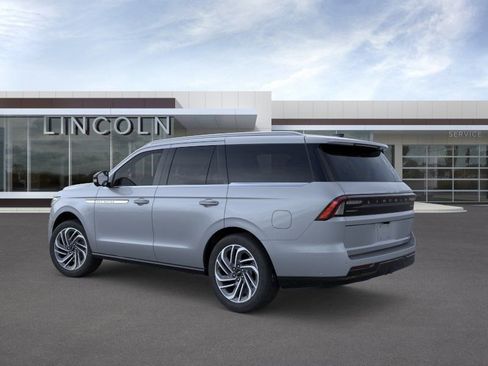 New 2026 Lincoln Navigator Reserve AWD/4WD image 4