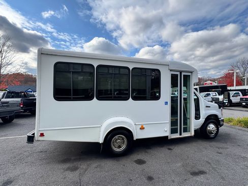 Used 2017 Ford E-350 and Econoline 350 Super Duty w/ Shuttle Bus Prep Package image 6