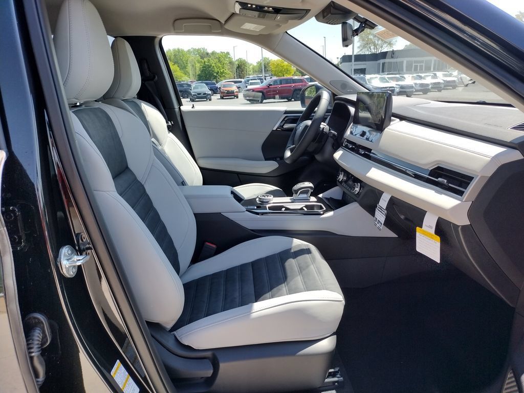 New 2026 Mitsubishi Outlander SE AWD/4WD image 11