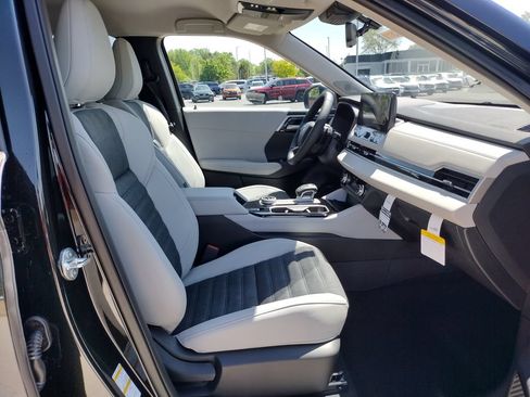 New 2026 Mitsubishi Outlander SE AWD/4WD image 11