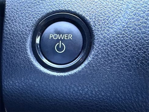 Used 2025 Toyota Camry SE w/ Convenience Package image 29