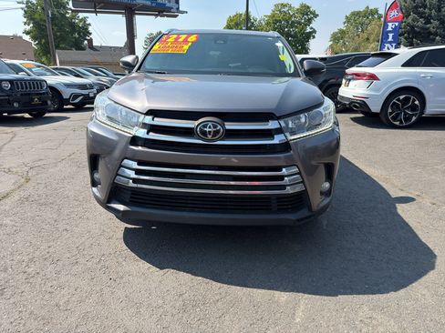 Used 2018 Toyota Highlander Limited AWD/4WD image 12