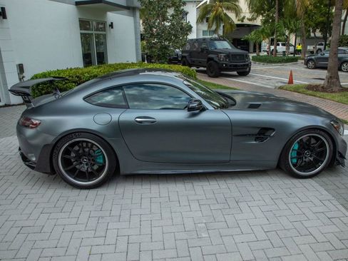 Used 2020 Mercedes-Benz AMG GT R image 19