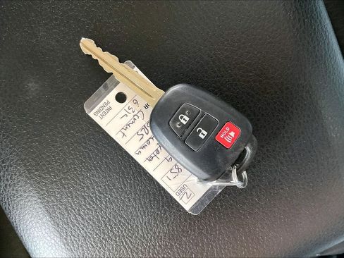 Used 2019 Toyota Tacoma SR5 AWD/4WD image 22