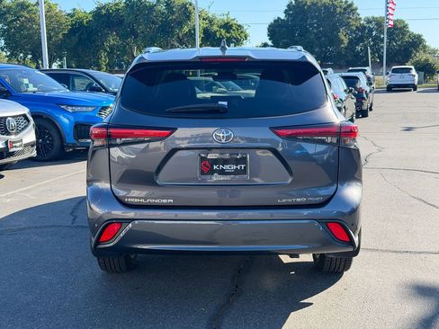 Used 2022 Toyota Highlander Limited AWD/4WD image 7