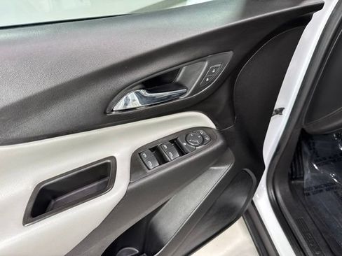Used 2020 Chevrolet Equinox LS AWD/4WD image 9