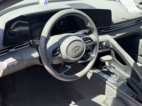 Used 2024 Hyundai Elantra SEL FWD image 7