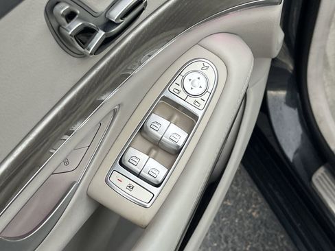 Used 2015 Mercedes-Benz S 550 Sedan image 20