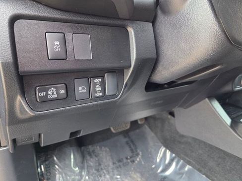 Used 2022 Toyota Tacoma TRD Off-Road AWD/4WD image 23