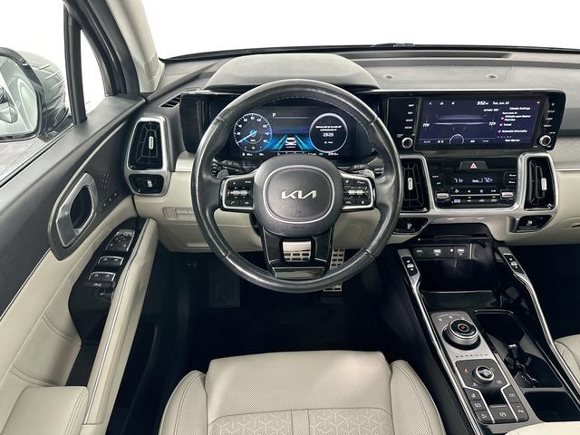 Used 2023 Kia Sorento SX Prestige w/ Panoramic Sunroof Package AWD/4WD image 11