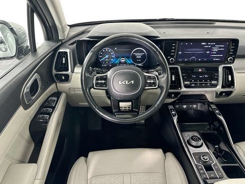 Used 2023 Kia Sorento SX Prestige w/ Panoramic Sunroof Package AWD/4WD image 11