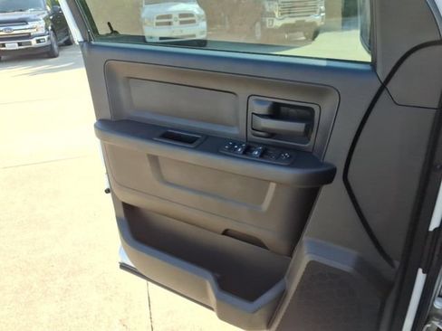 Used 2022 RAM 2500 Tradesman w/ Chrome Appearance Group AWD/4WD image 19