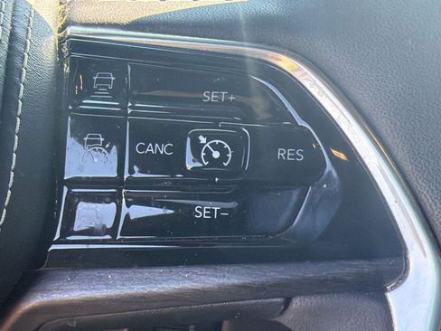 Used 2023 Jeep Grand Cherokee L Overland AWD/4WD image 21