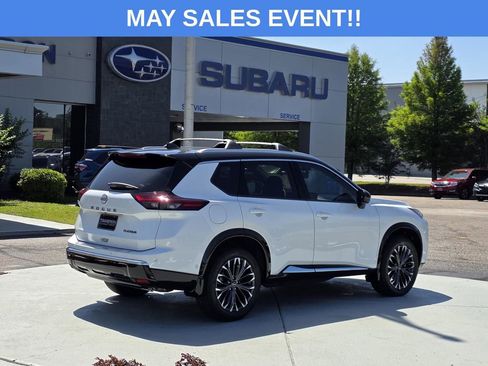 Used 2025 Nissan Rogue Platinum FWD image 5