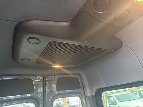Used 2022 Mercedes-Benz Sprinter 2500 image 39