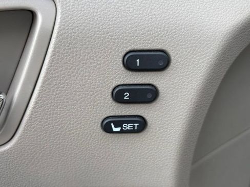 Used 2017 Honda Odyssey Touring Elite image 9