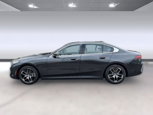 Certified 2024 BMW i5 eDrive40i w/ Premium Package RWD image 2