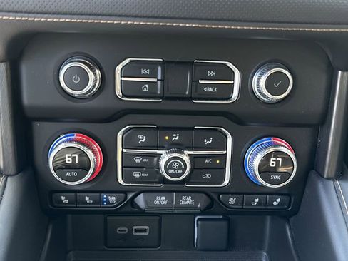 Certified 2024 GMC Yukon XL AT4 w/ AT4 Premium Package AWD/4WD image 26