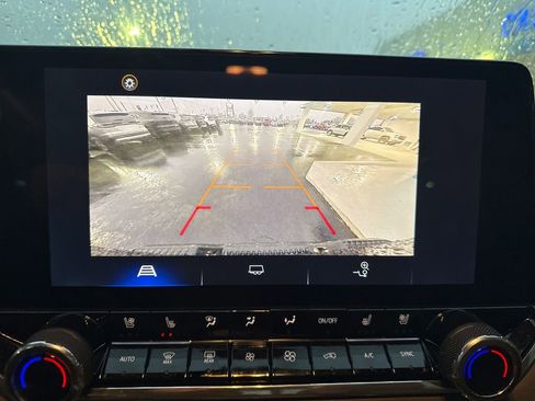 Used 2024 Chevrolet Colorado ZR2 w/ ZR2 Convenience Package III image 25