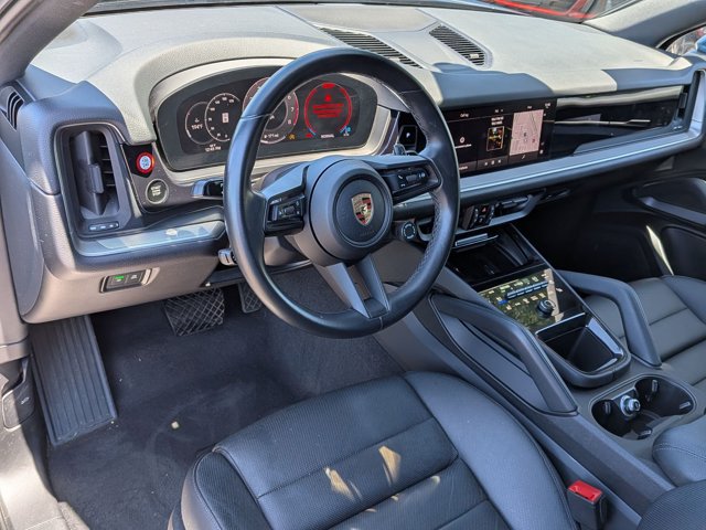 Used 2024 Porsche Cayenne AWD/4WD image 10