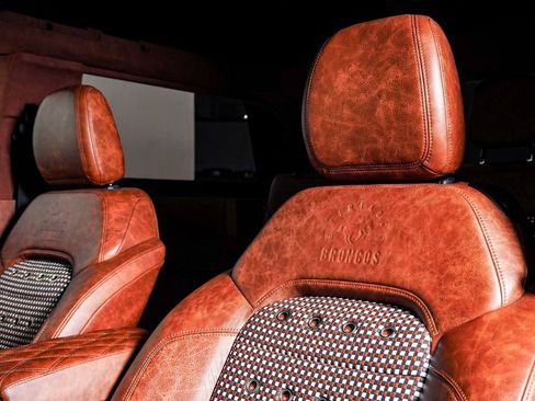 Used 2024 Ford Bronco Black Diamond image 23