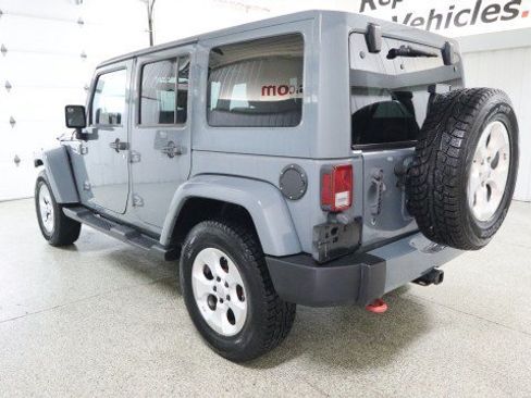Used 2014 Jeep Wrangler Unlimited Sahara w/ Connectivity Group AWD/4WD image 3
