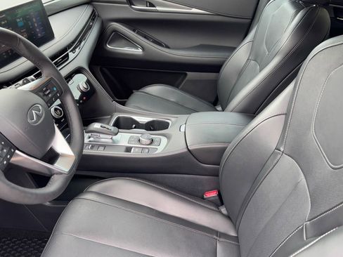 Certified 2025 INFINITI QX60 Luxe w/ Black Edition image 17