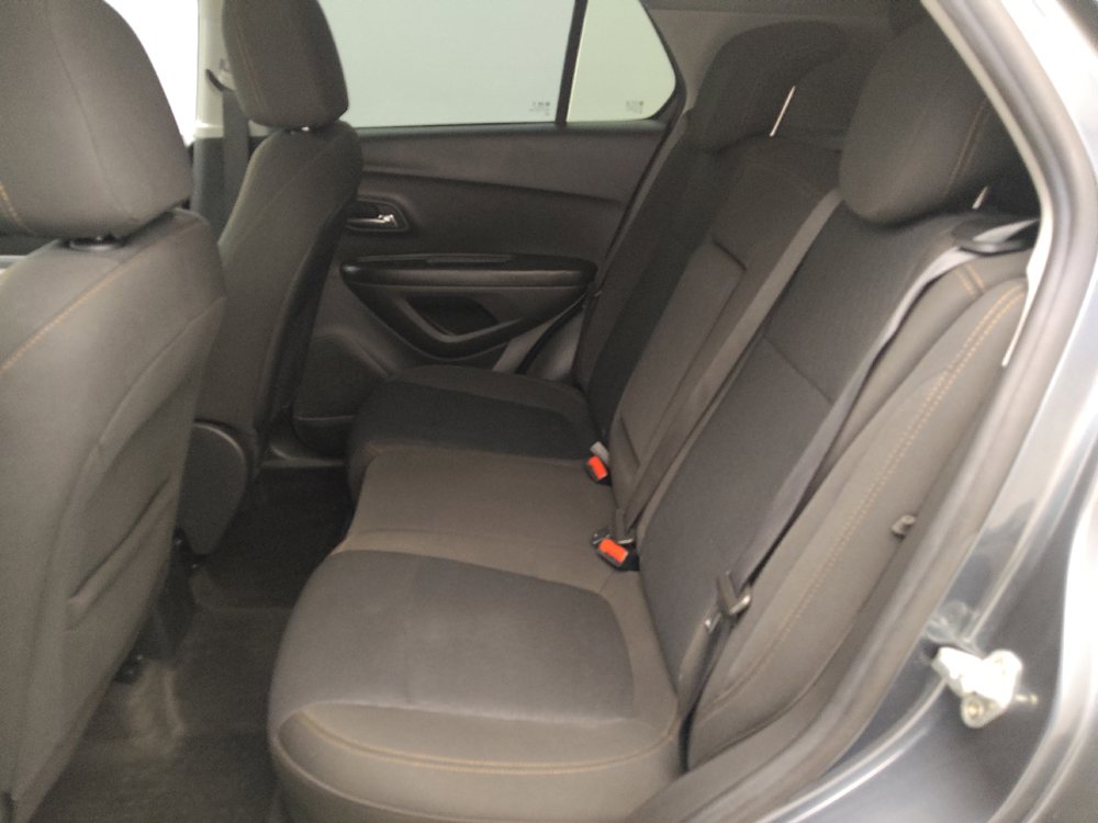 Used 2021 Chevrolet Trax LS w/ Tint and Cruise Package AWD/4WD image 18