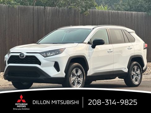 Used 2022 Toyota RAV4 LE AWD/4WD image 11