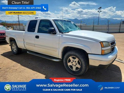 Used 2007 Chevrolet Silverado 1500 LT w/ Extended Cab Value Package AWD/4WD image 5