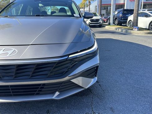 Used 2024 Hyundai Elantra SEL image 5