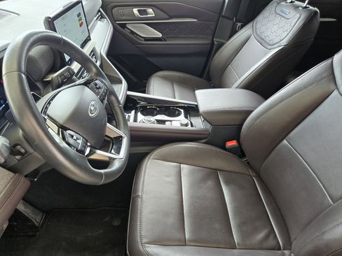 Certified 2025 Ford Explorer Platinum w/ LUX Leather Package AWD/4WD image 9
