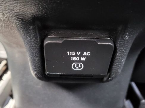 Used 2015 Jeep Cherokee Latitude w/ Cold Weather Group image 28