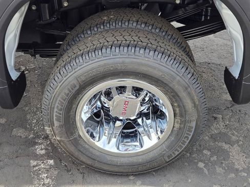 New 2026 GMC Sierra 3500 SLT w/ SLT Convenience Package image 5