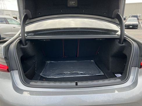 Used 2025 BMW 330i Sedan w/ M Sport Package image 28