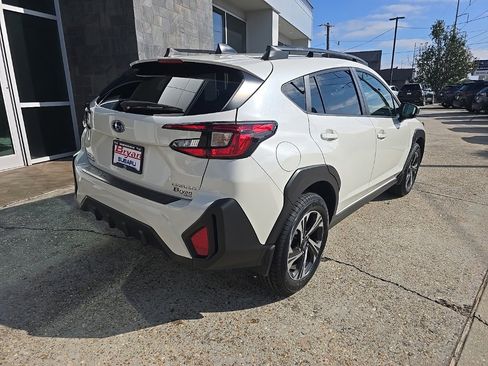 Used 2024 Subaru Crosstrek 2.0i Premium image 9