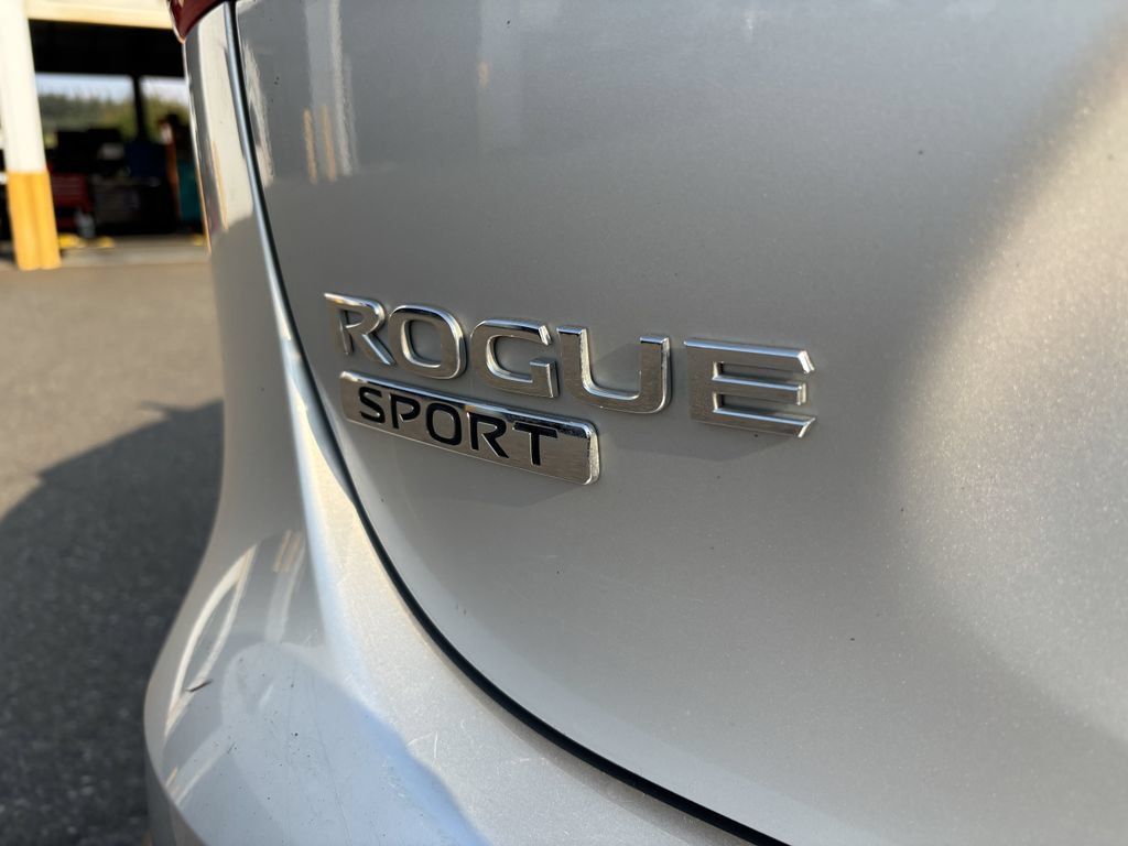 Used 2019 Nissan Rogue Sport SV AWD/4WD image 11