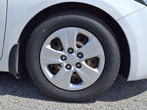 Used 2016 Kia Forte LX FWD image 8