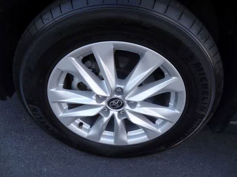 Used 2024 Toyota Corolla Cross LE AWD/4WD image 25