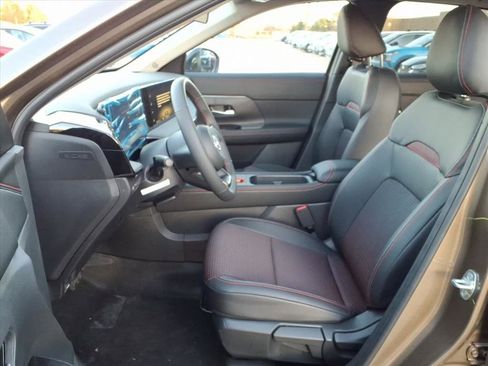 New 2026 Nissan Kicks SR image 26