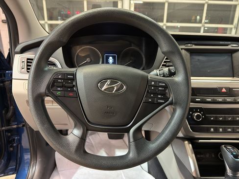 Used 2017 Hyundai Sonata SE w/ Cargo Package image 16