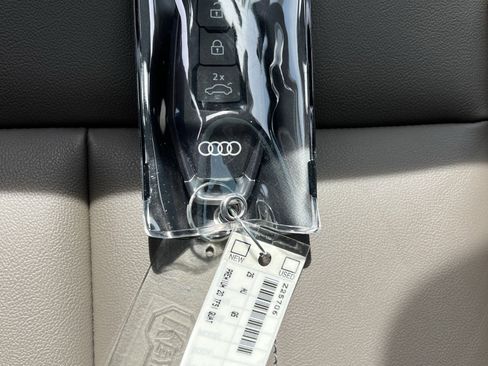 Used 2025 Audi Q5 Premium w/ Convenience Package AWD/4WD image 38