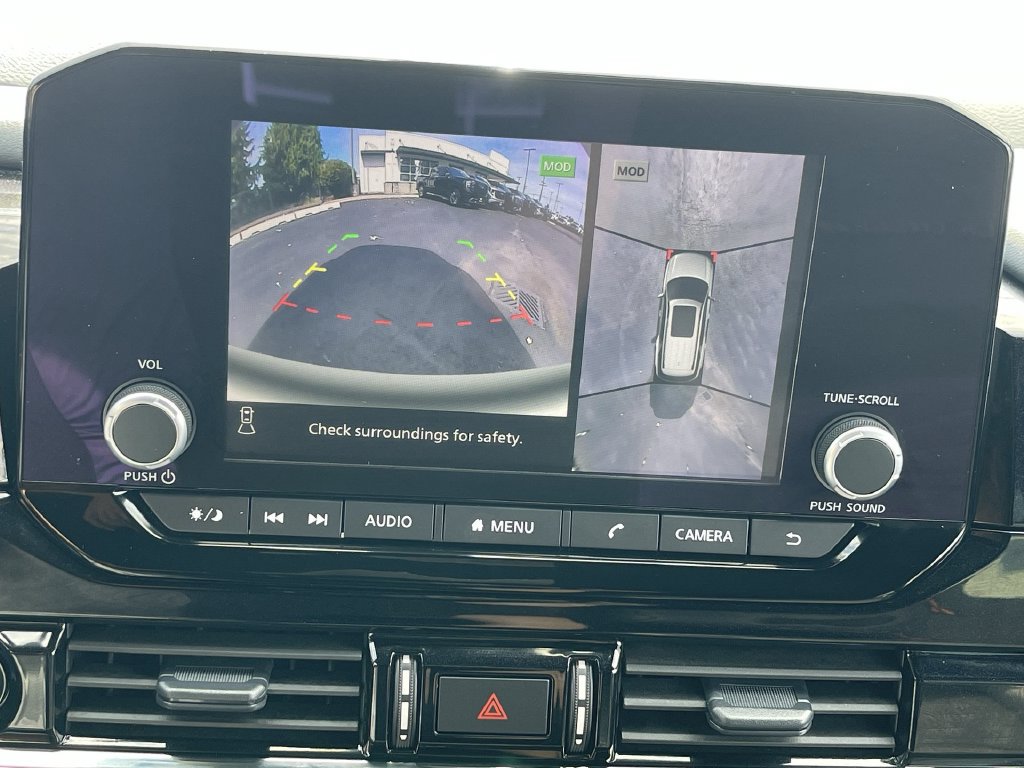 Used 2025 Nissan Pathfinder Rock Creek AWD/4WD image 14