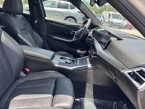 Used 2025 BMW 330i Sedan w/ Convenience Package RWD image 13