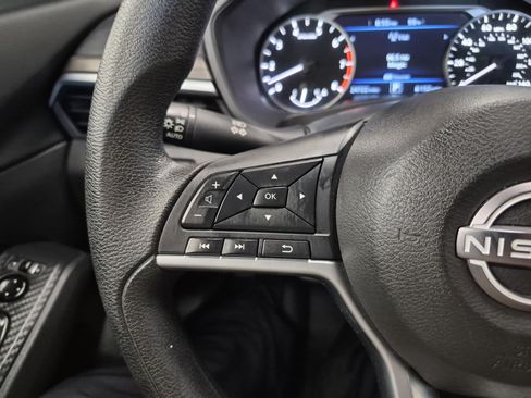 Used 2025 Nissan Altima 2.5 SV FWD image 23