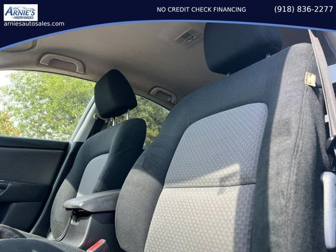 Used 2006 MAZDA MAZDA3 i Touring FWD image 8