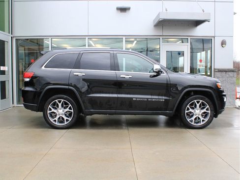 Used 2022 Jeep Grand Cherokee Limited w/ Trailer Tow Group IV image 4